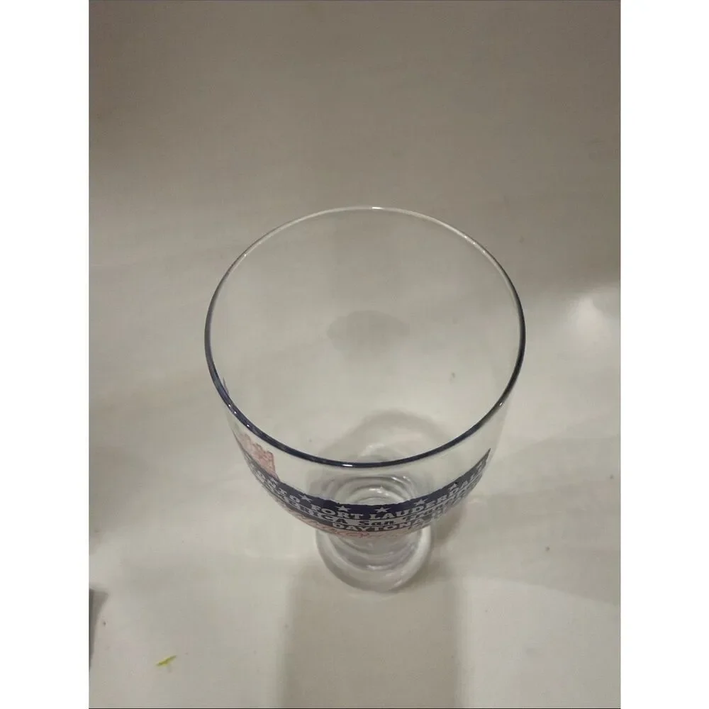 Bubba Gump Shrimp Co Restaurant White Blue Orange 20 Oz Beer Bar Cocktail Glass